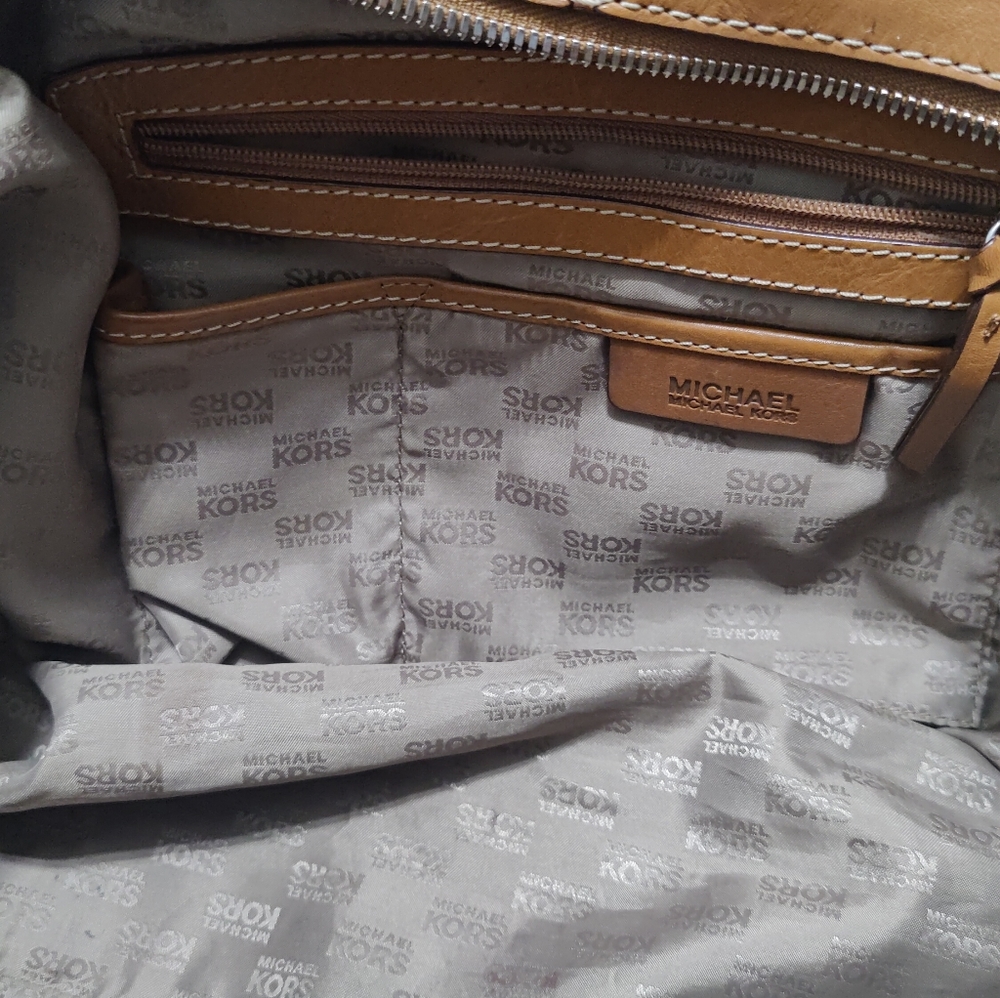 🚫SOLD🚫Michael kors Astor Studded Weekender/Overnight/Duffel Bag/Satchel - Picture 12 of 14